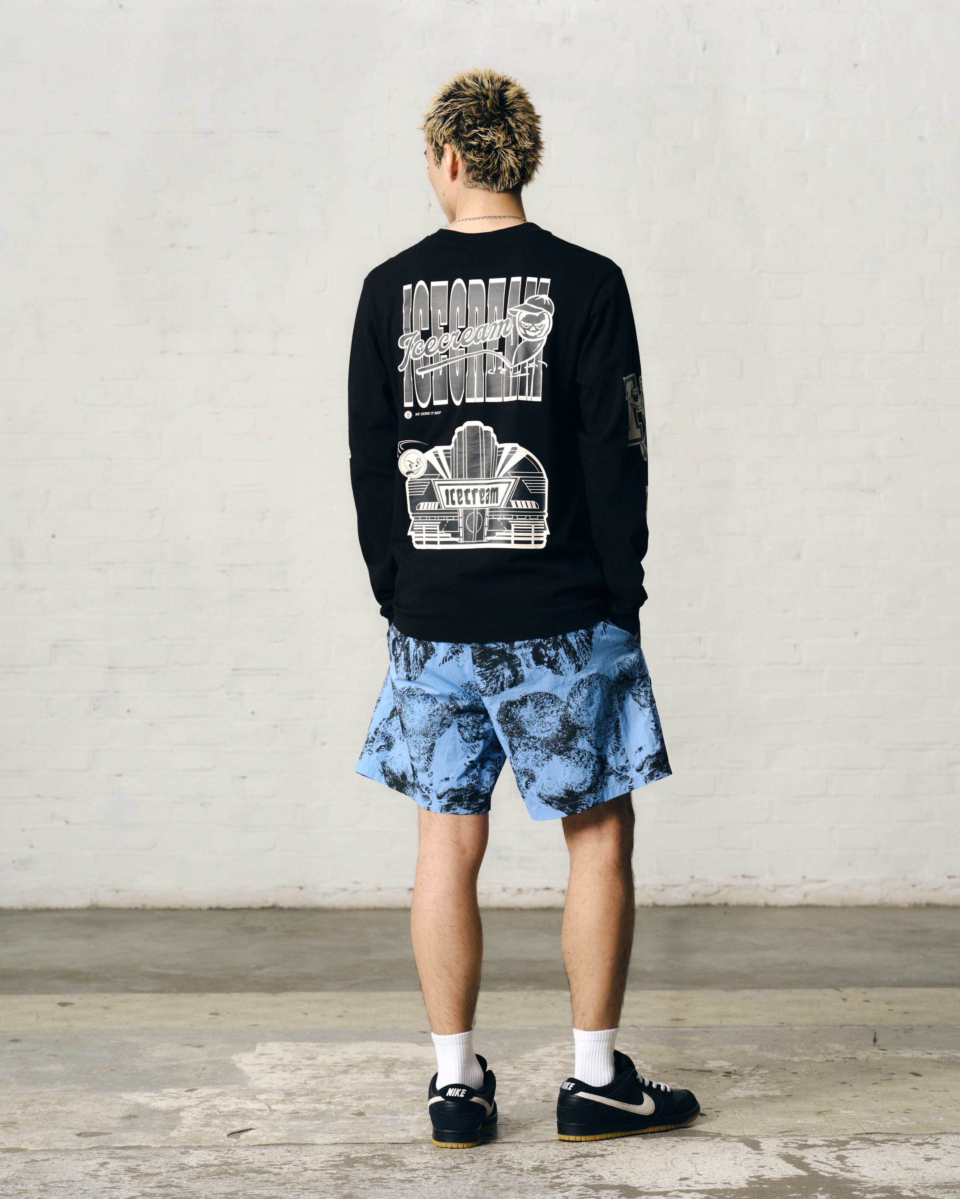 MULTI GRAPHIC L/S T-SHIRT - BLACK - Image 4