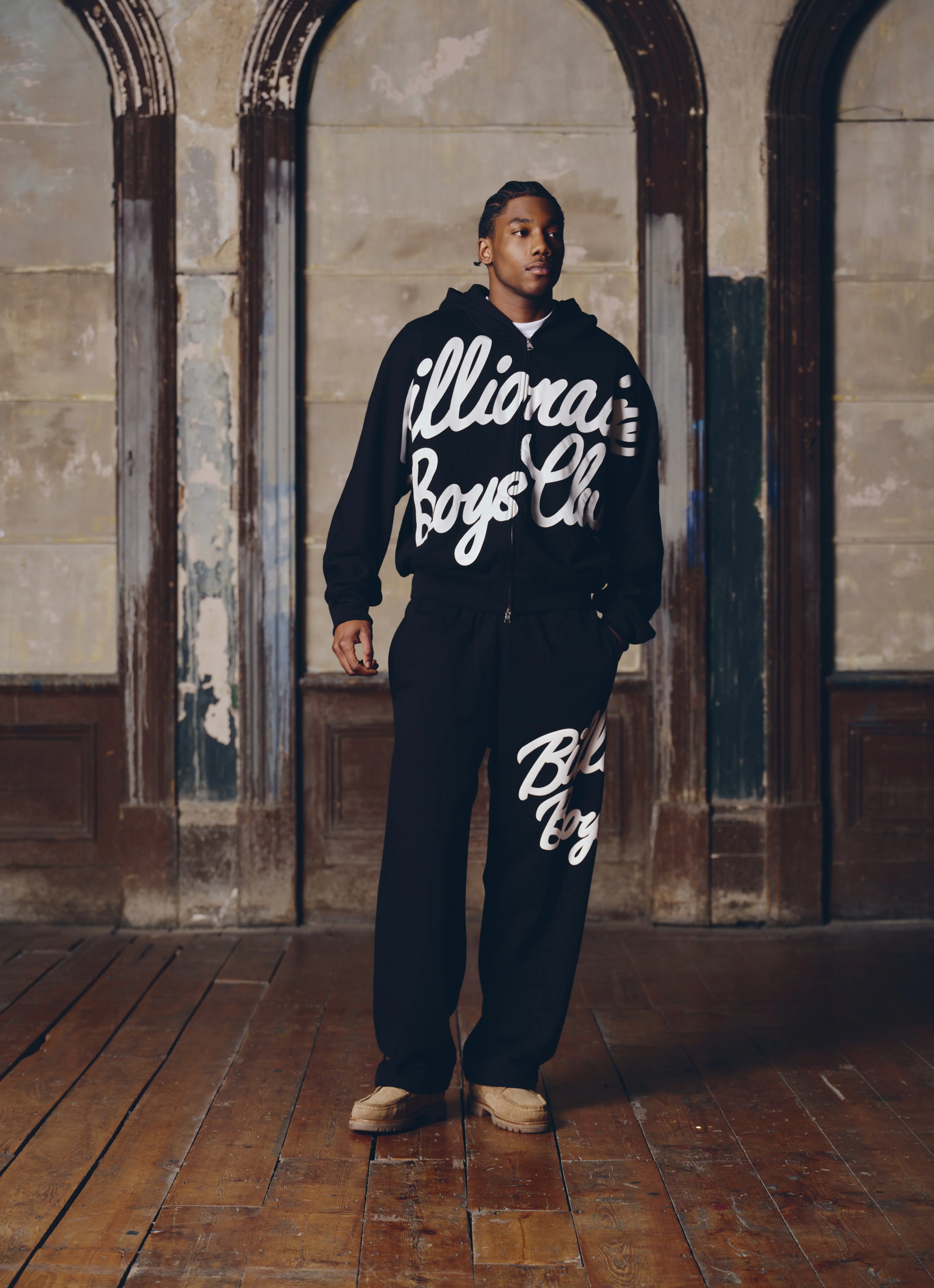 LARGE SCRIPT LOGO ZIP THROUGH KIMONO HOOD - BLACK - Image 2