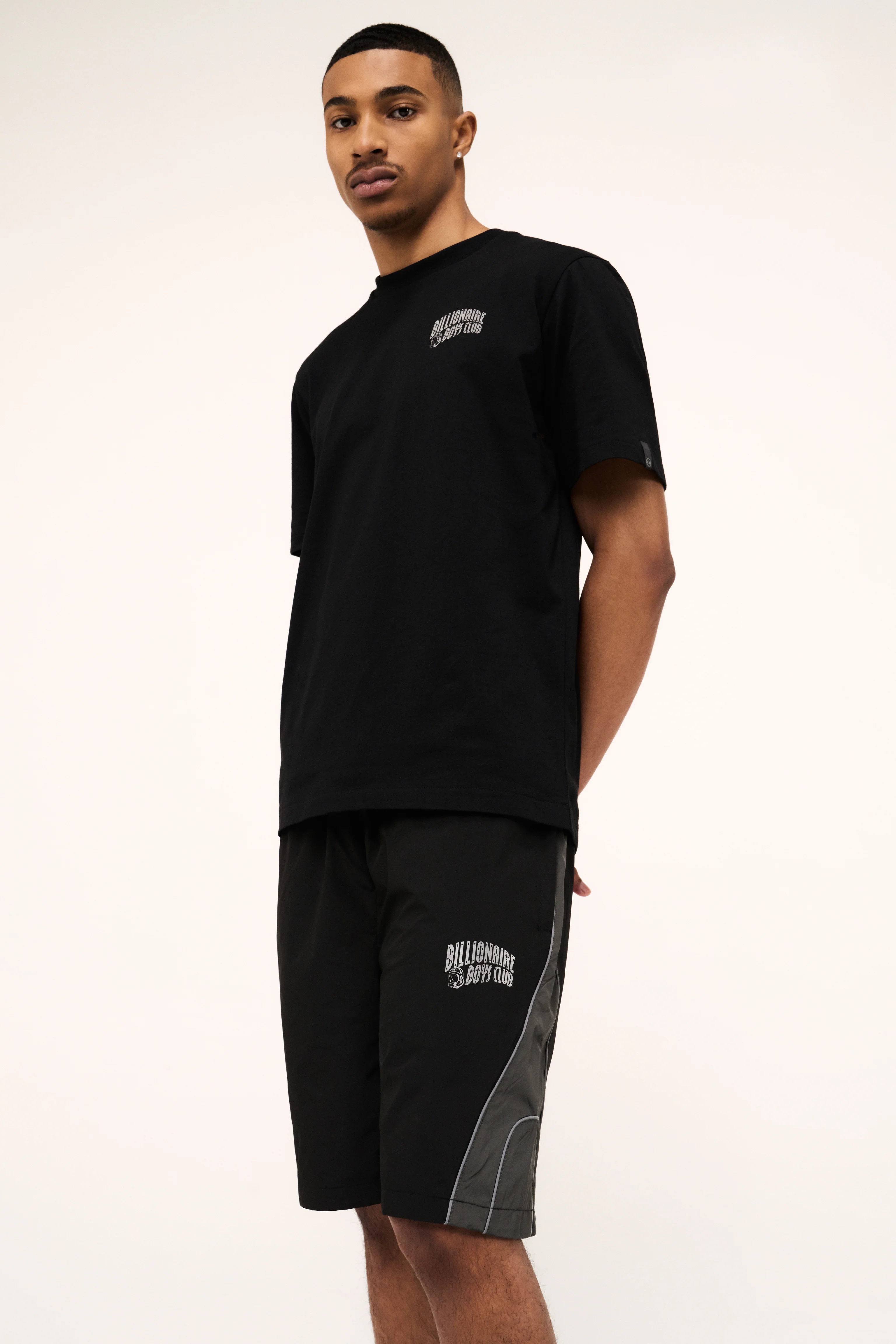 REFLECTIVE ARCH LOGO T-SHIRT - BLACK - Image 3