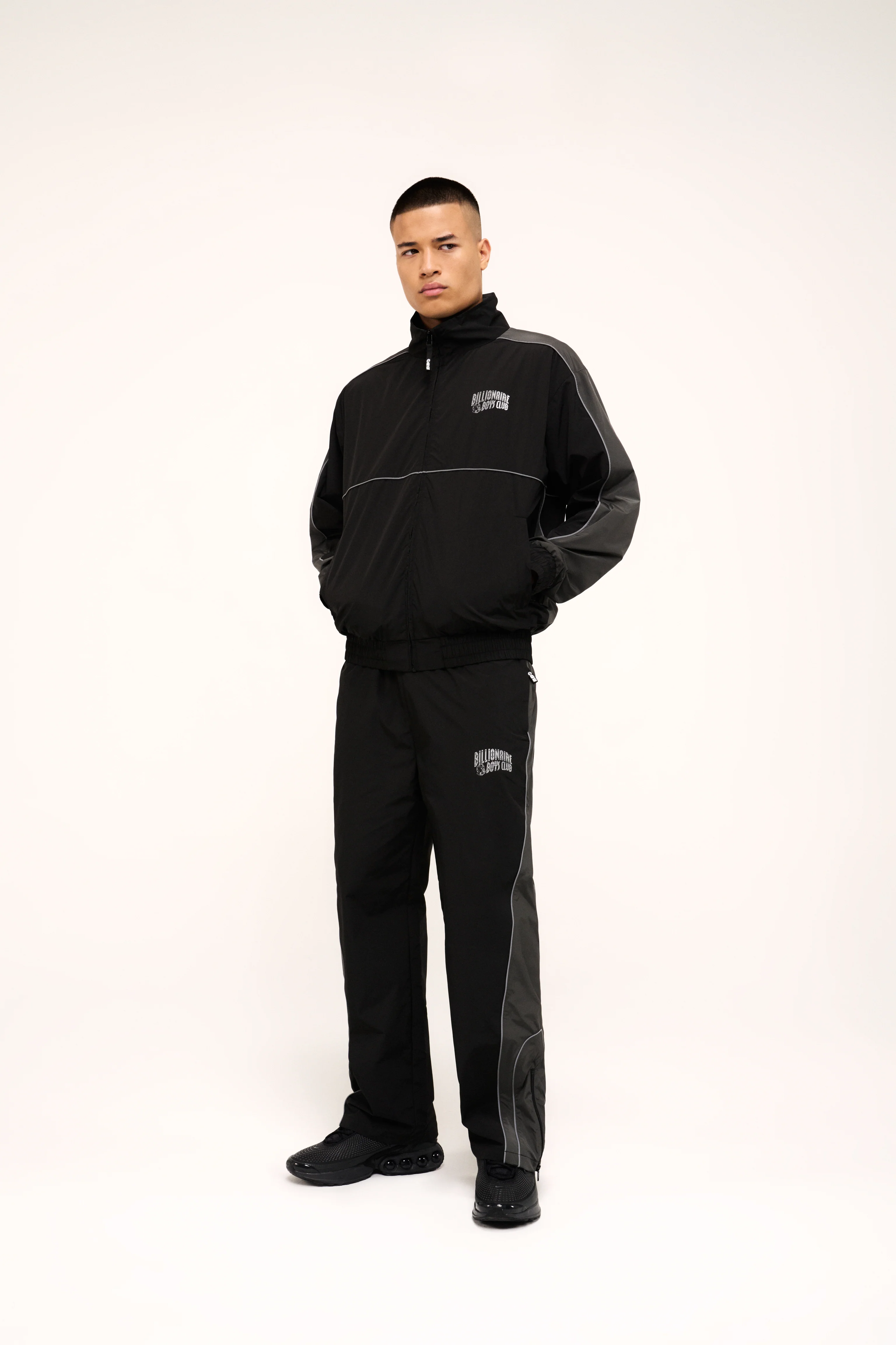 REFLECTIVE ARCH LOGO TRACK PANTS - BLACK - Image 3
